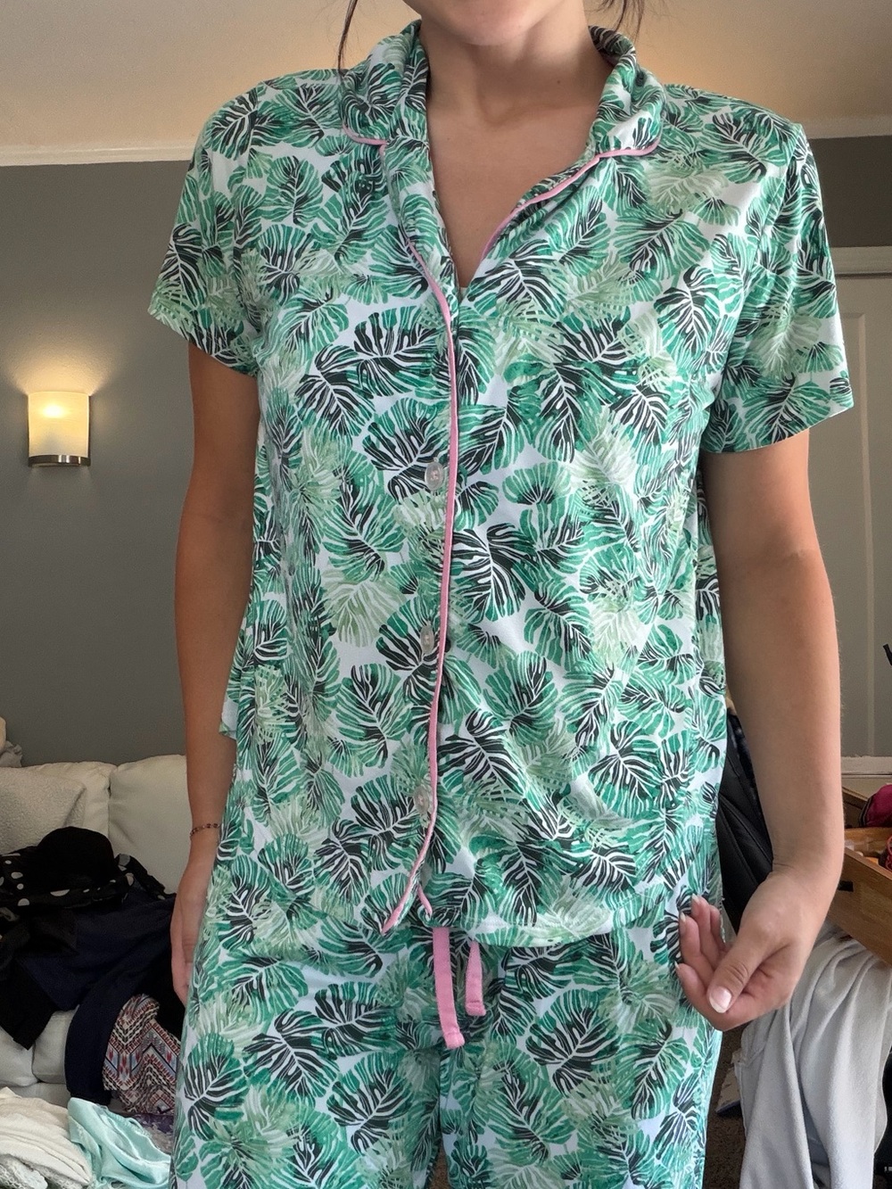 Tropical Green Leaf-Print Short-Sleeve & Capris Pajama Set - Picture 3 of 16
